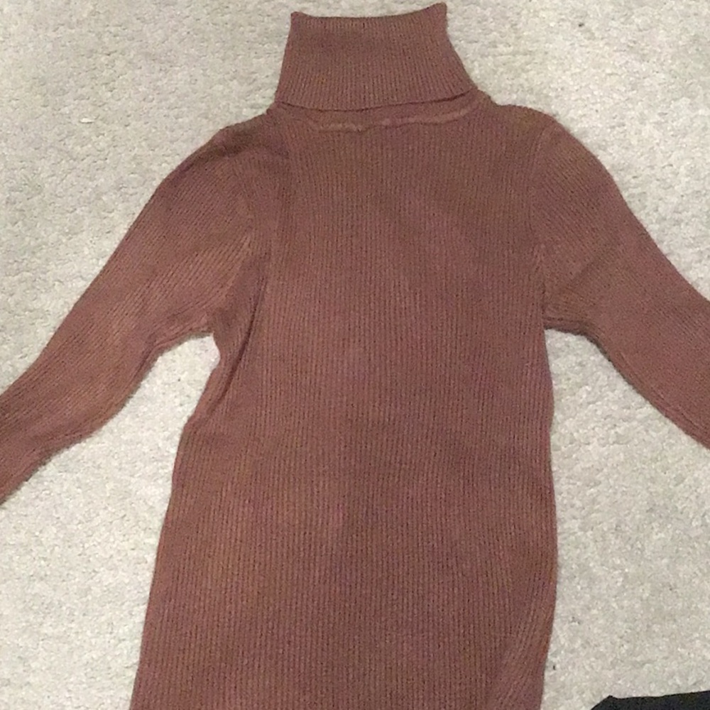 Brown ribbed turtle neck!